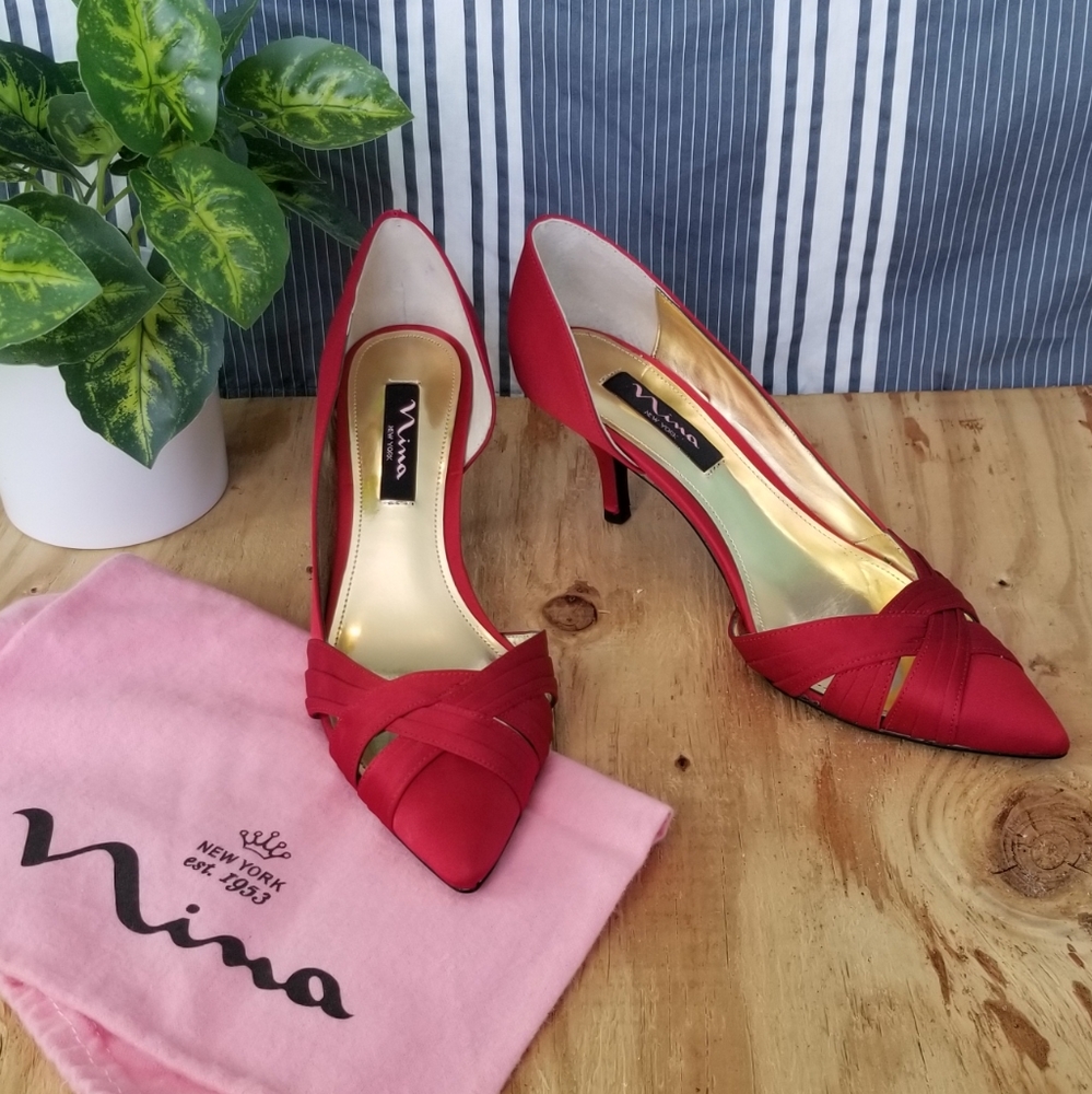 NWOT Nina Red Criss Cross High Heels - size 7.5